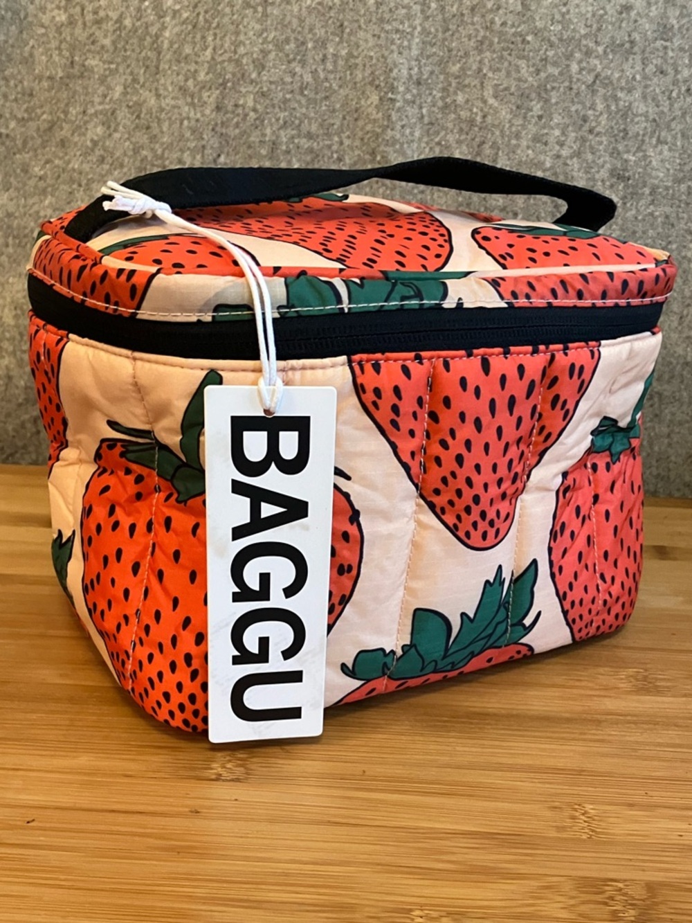 NWT - BAGGU Puffy Lunch Bag in Strawberry Print - Picture 8 of 10